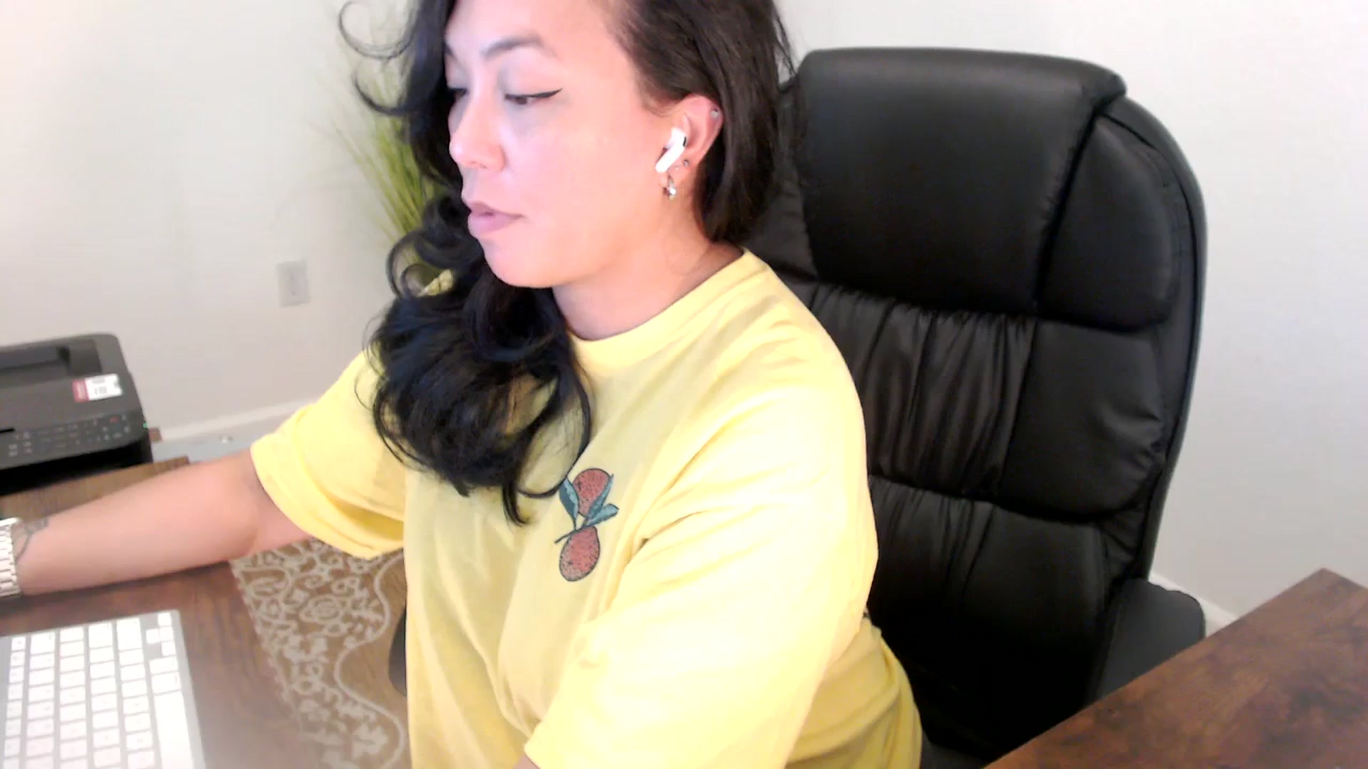 Gallery image thumbnail from MickaylaStar's myfreecams stream on, 06/11/2025, 18:27 image 14 of 20