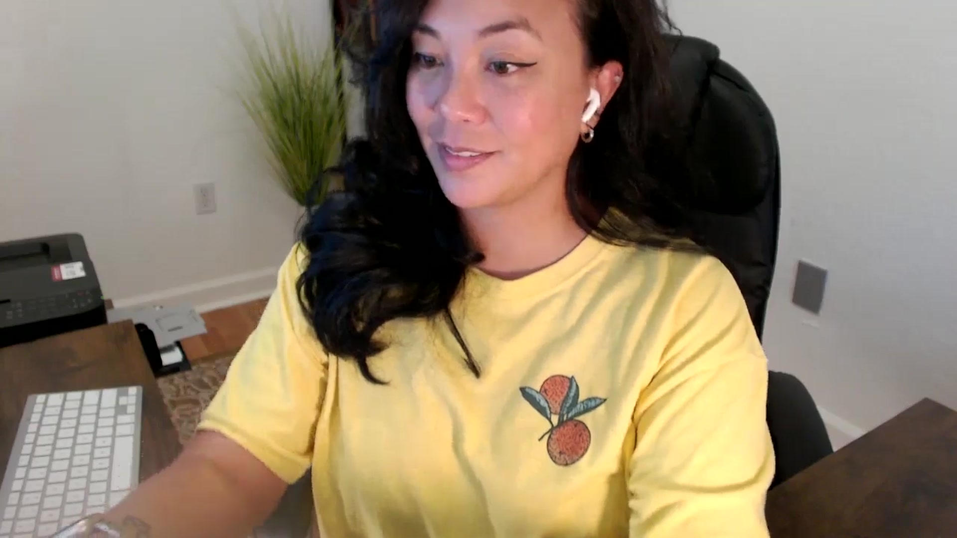 Gallery image thumbnail from MickaylaStar's myfreecams stream on, 06/11/2025, 18:27 image 7 of 20