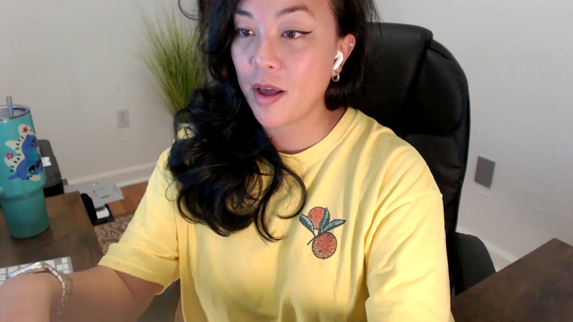 Gallery image thumbnail from MickaylaStar's myfreecams stream on, 06/11/2025, 18:27 image 19 of 20