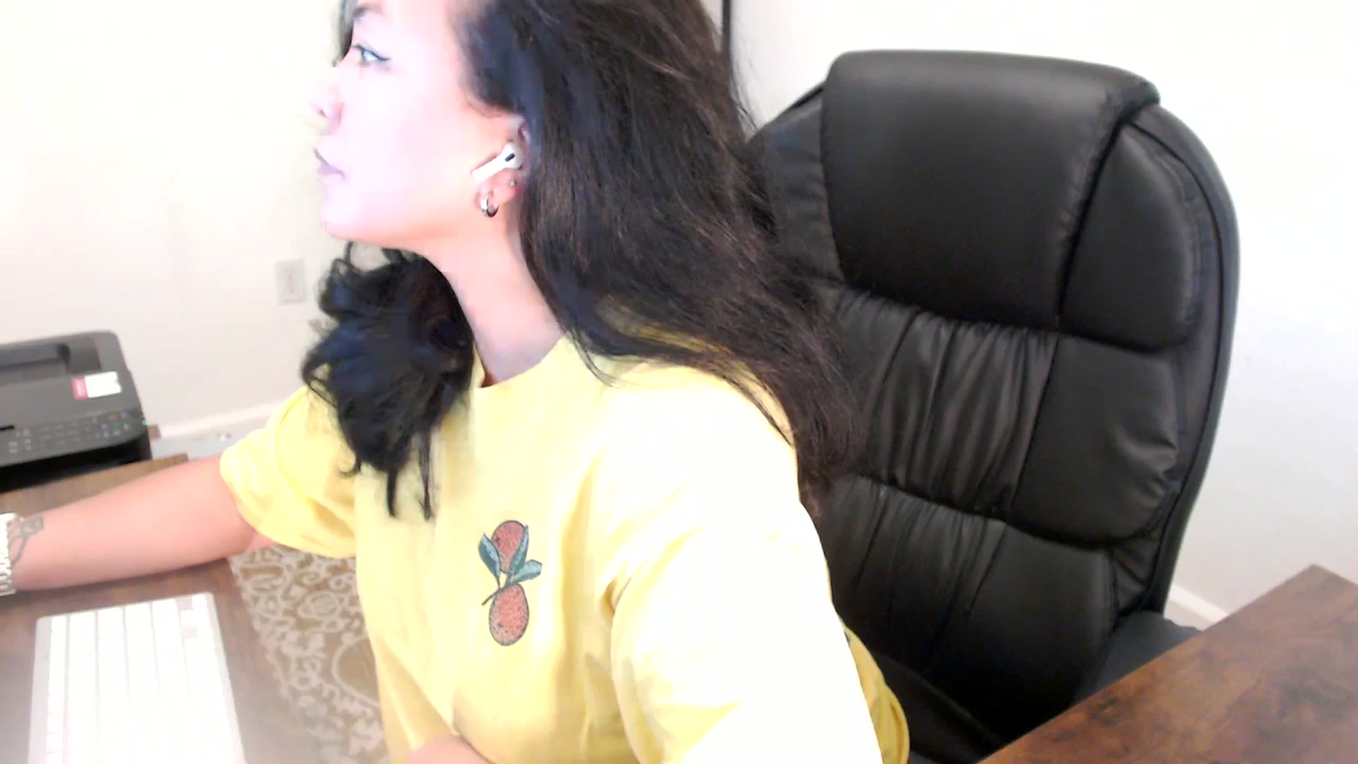 Gallery image thumbnail from MickaylaStar's myfreecams stream on, 06/11/2025, 18:27 image 6 of 20