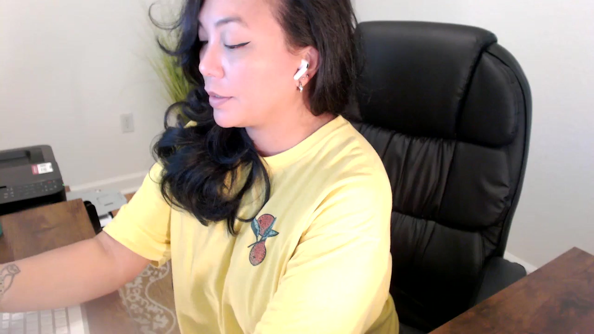 Gallery image thumbnail from MickaylaStar's myfreecams stream on, 06/11/2025, 18:27 image 16 of 20