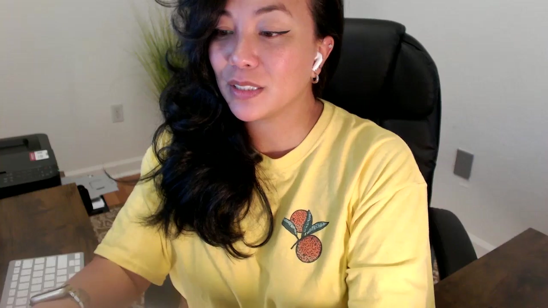 Gallery image thumbnail from MickaylaStar's myfreecams stream on, 06/11/2025, 18:27 image 8 of 20