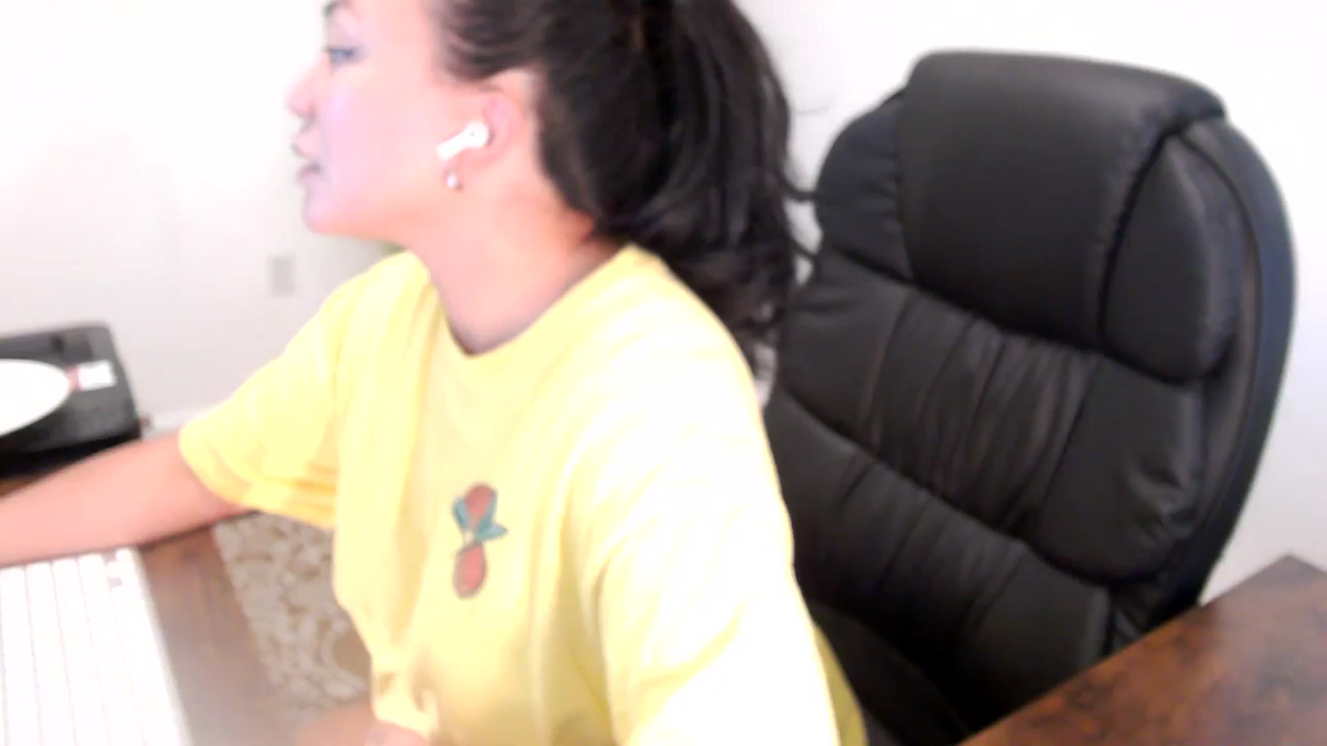 Gallery image thumbnail from MickaylaStar's myfreecams stream on, 06/11/2025, 19:14 image 2 of 20