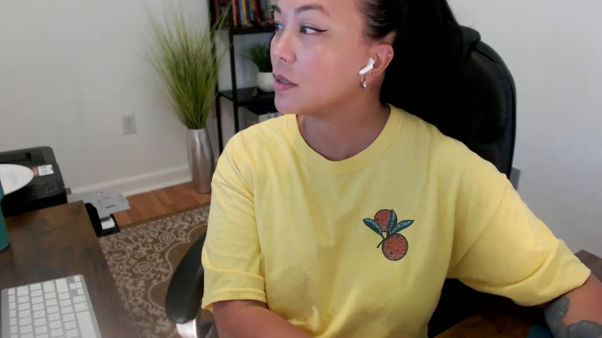 Gallery image thumbnail from MickaylaStar's myfreecams stream on, 06/11/2025, 19:14 image 14 of 20