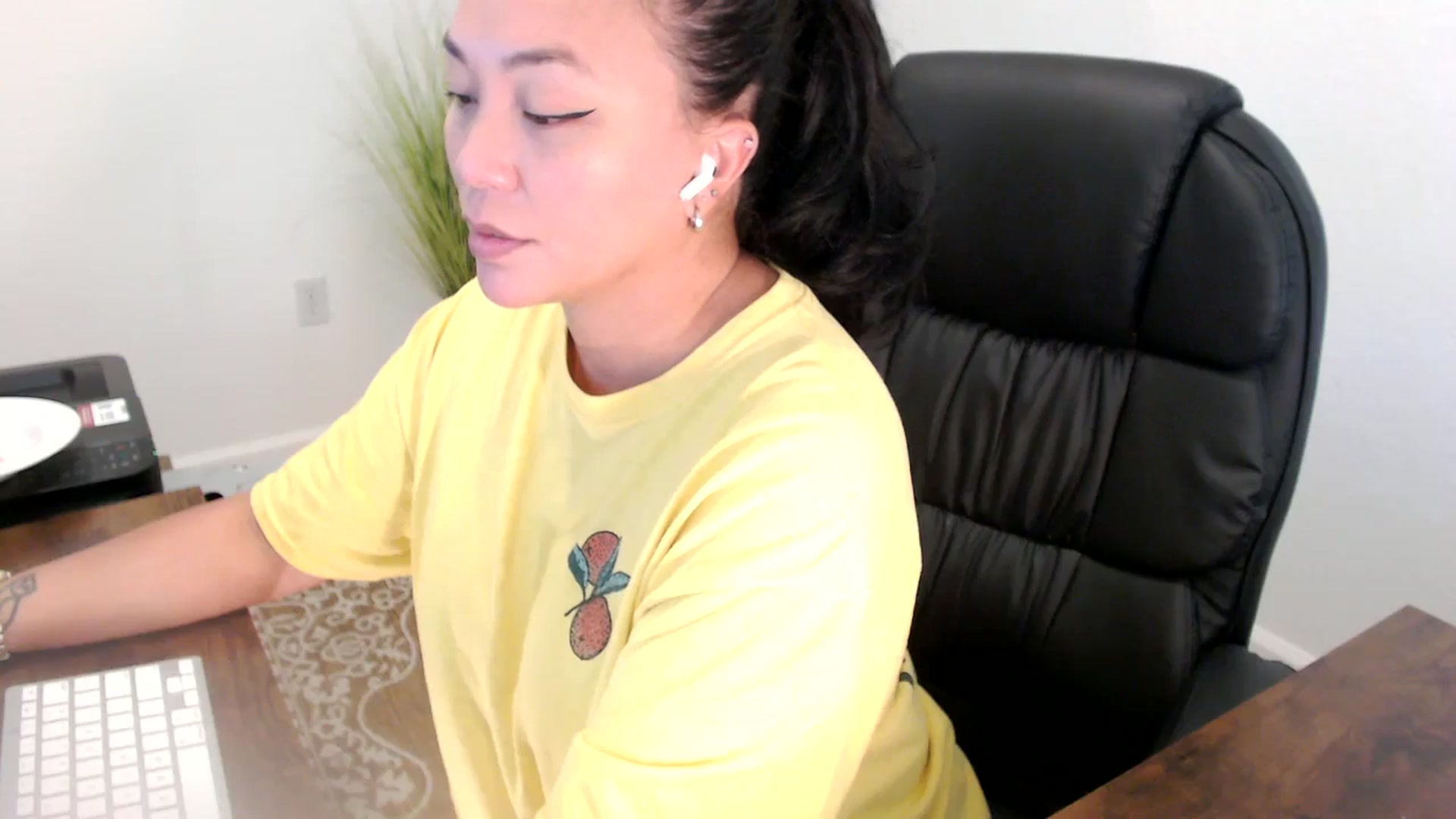 Gallery image thumbnail from MickaylaStar's myfreecams stream on, 06/11/2025, 19:14 image 7 of 20