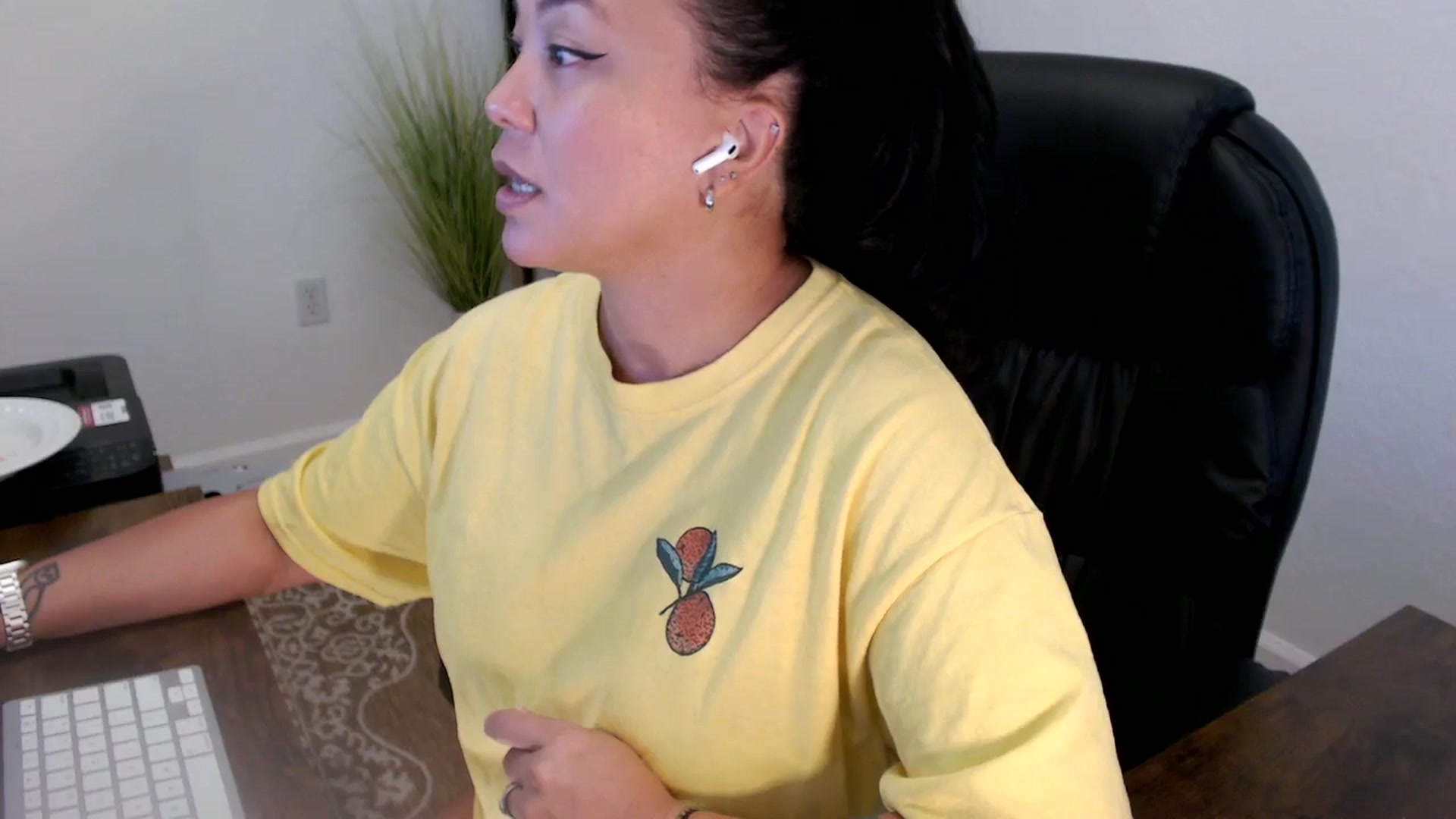 Gallery image thumbnail from MickaylaStar's myfreecams stream on, 06/11/2025, 19:14 image 13 of 20