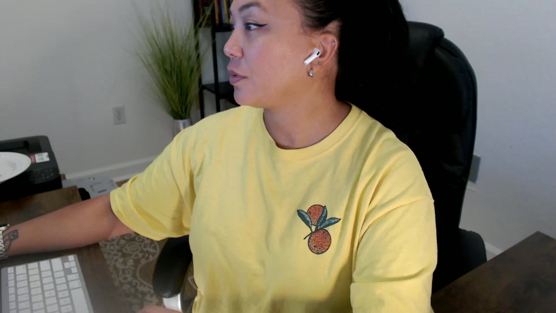 Gallery image thumbnail from MickaylaStar's myfreecams stream on, 06/11/2025, 19:14 image 12 of 20