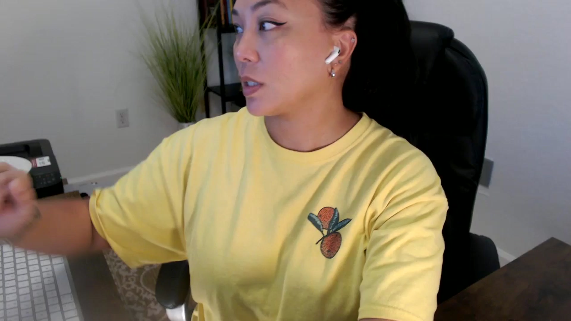Gallery image thumbnail from MickaylaStar's myfreecams stream on, 06/11/2025, 19:14 image 3 of 20