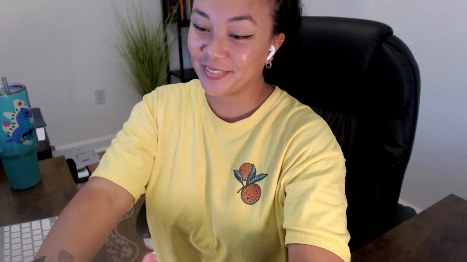 Gallery image thumbnail from MickaylaStar's myfreecams stream on, 06/11/2025, 20:21 image 12 of 20