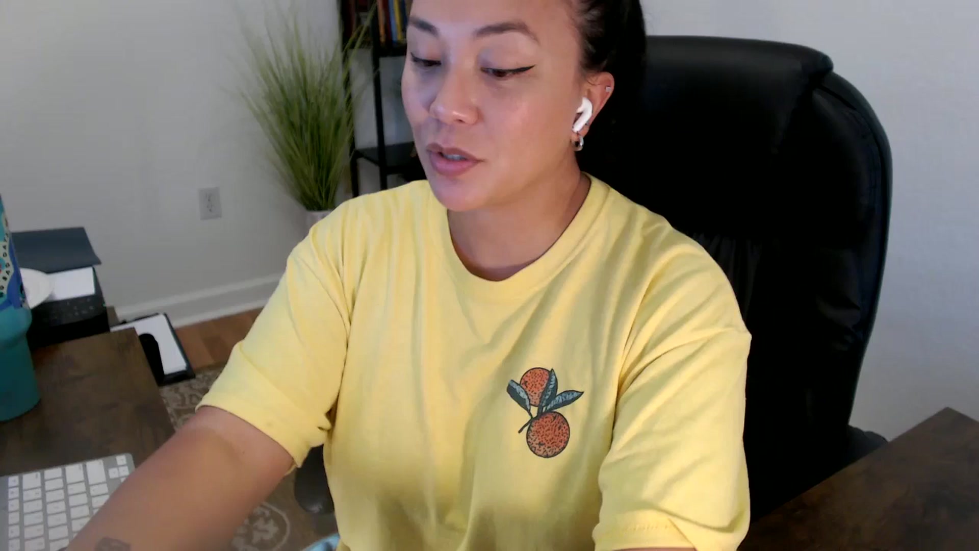 Gallery image thumbnail from MickaylaStar's myfreecams stream on, 06/11/2025, 21:05 image 1 of 20