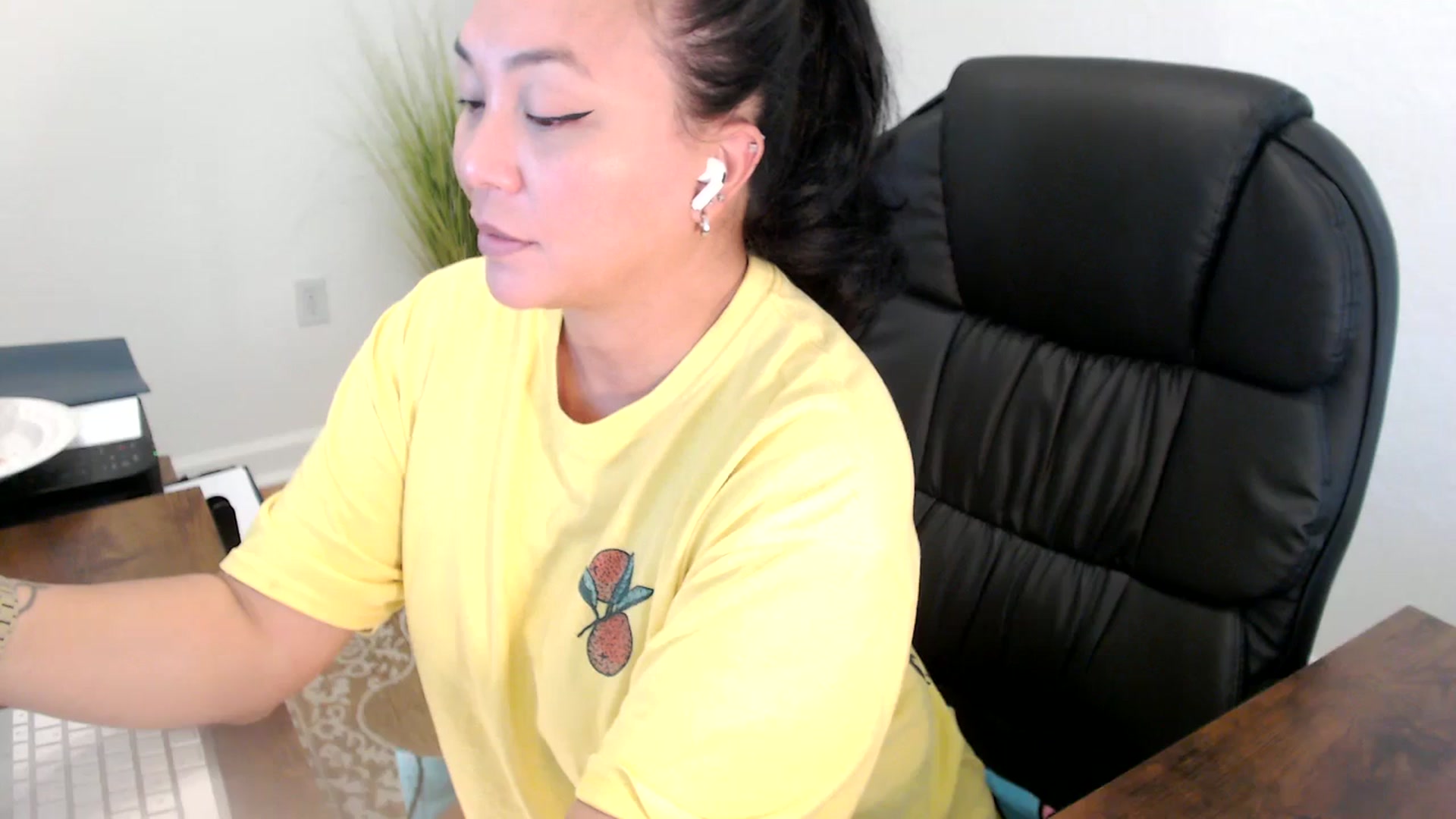 Gallery image thumbnail from MickaylaStar's myfreecams stream on, 06/11/2025, 21:05 image 3 of 20