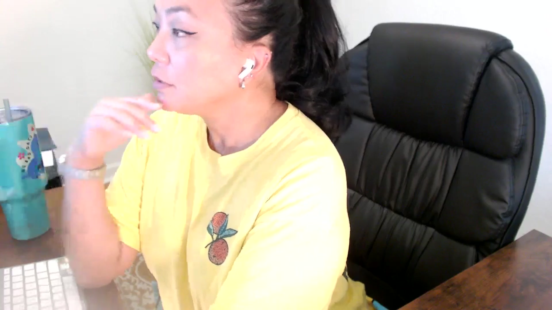 Gallery image thumbnail from MickaylaStar's myfreecams stream on, 06/11/2025, 21:05 image 7 of 20