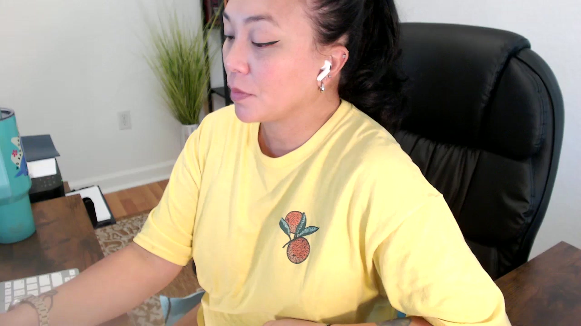 Gallery image thumbnail from MickaylaStar's myfreecams stream on, 06/11/2025, 21:05 image 4 of 20