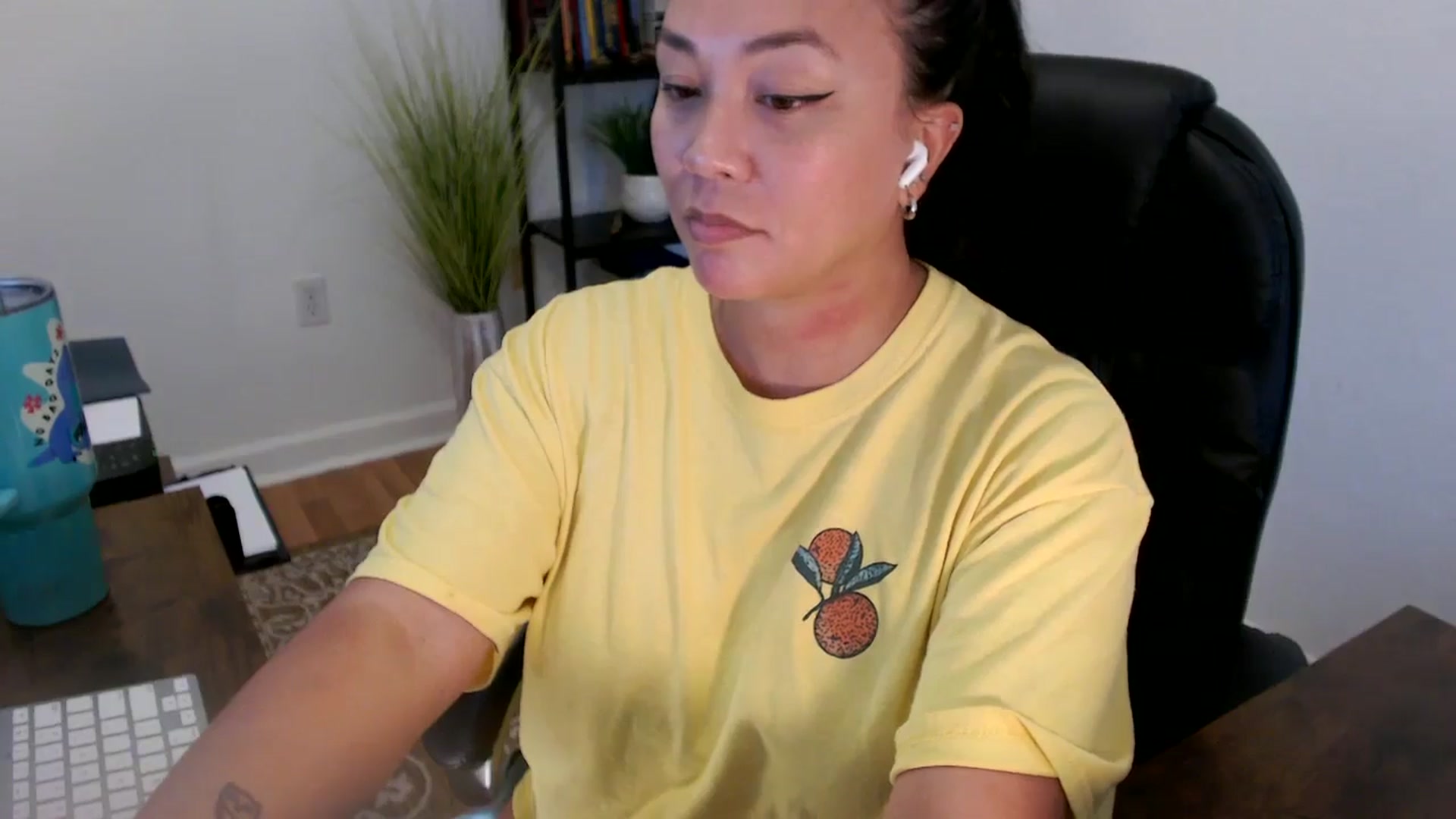 Gallery image thumbnail from MickaylaStar's myfreecams stream on, 06/11/2025, 21:05 image 18 of 20