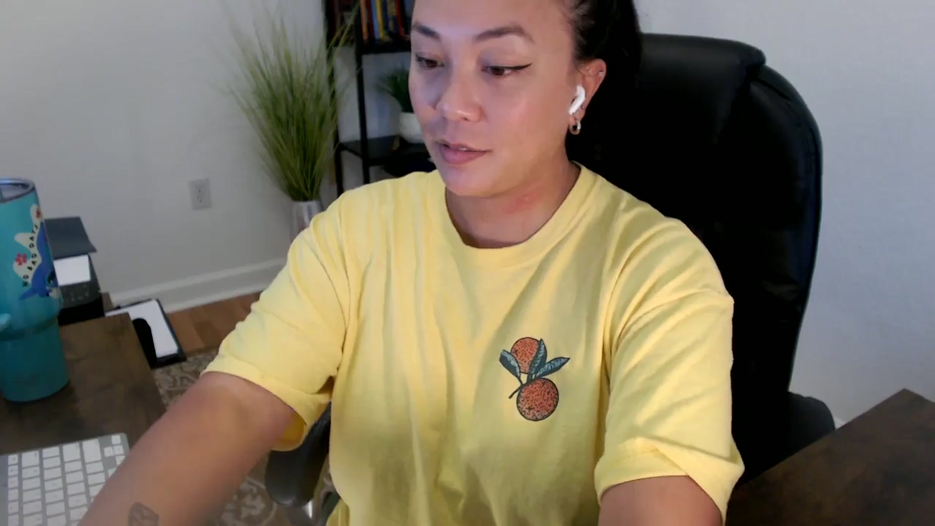 Gallery image thumbnail from MickaylaStar's myfreecams stream on, 06/11/2025, 21:05 image 17 of 20