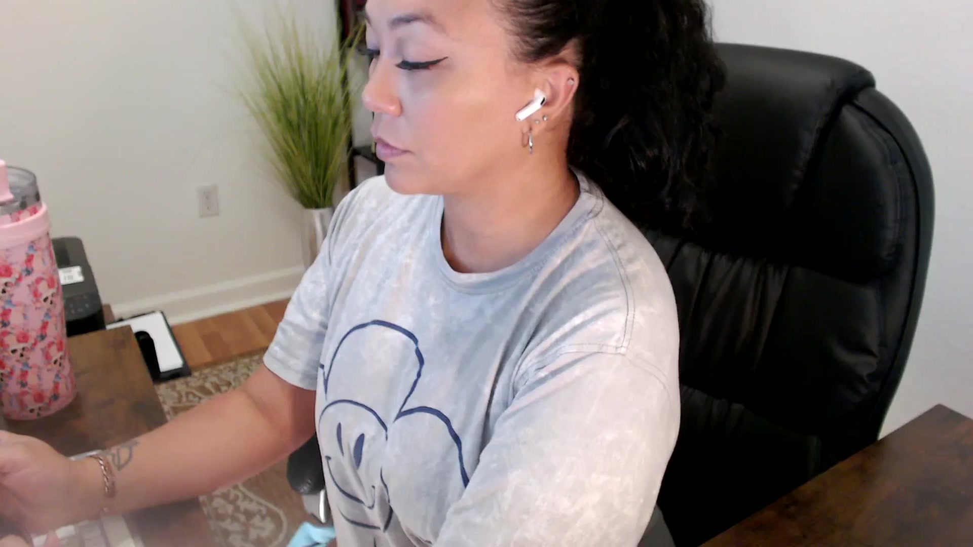 Gallery image thumbnail from MickaylaStar's myfreecams stream on, 06/17/2025, 16:06 image 15 of 20