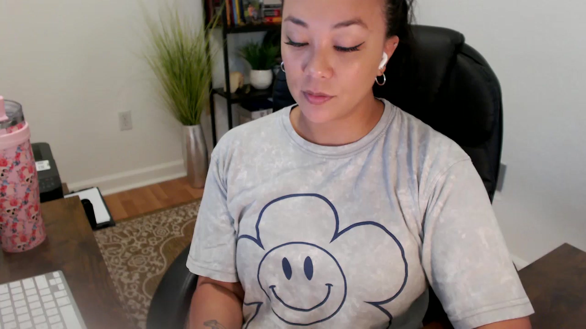 Gallery image thumbnail from MickaylaStar's myfreecams stream on, 06/17/2025, 16:06 image 17 of 20