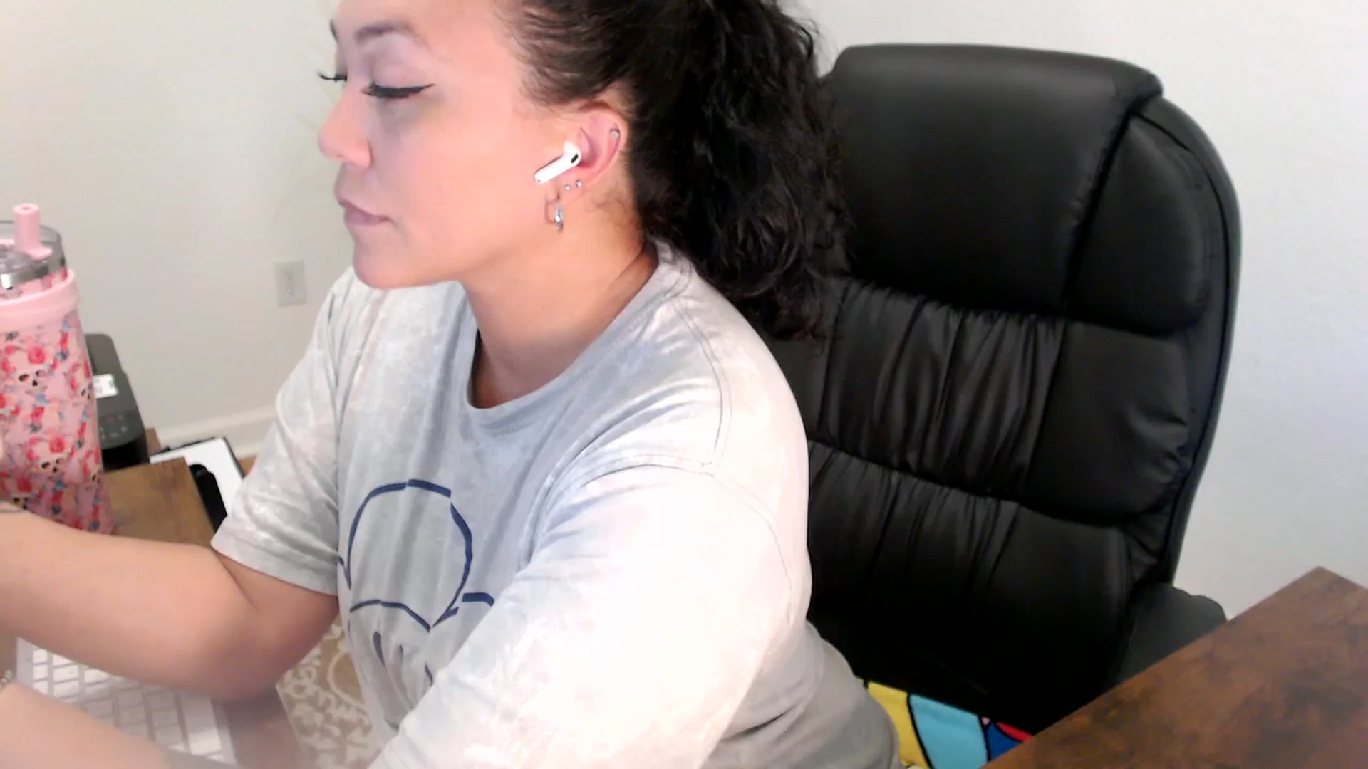 Gallery image thumbnail from MickaylaStar's myfreecams stream on, 06/17/2025, 18:16 image 11 of 20