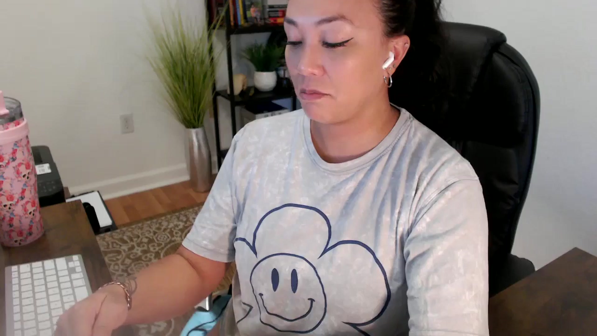Gallery image thumbnail from MickaylaStar's myfreecams stream on, 06/17/2025, 18:16 image 3 of 20