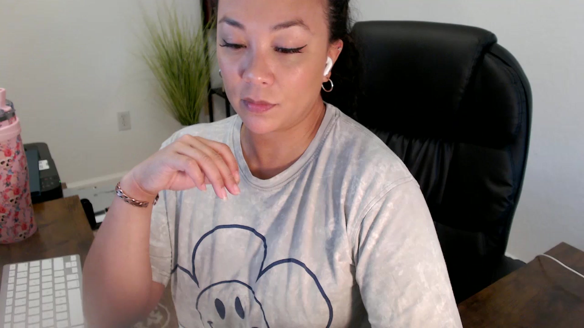 Gallery image thumbnail from MickaylaStar's myfreecams stream on, 06/17/2025, 19:51 image 14 of 20