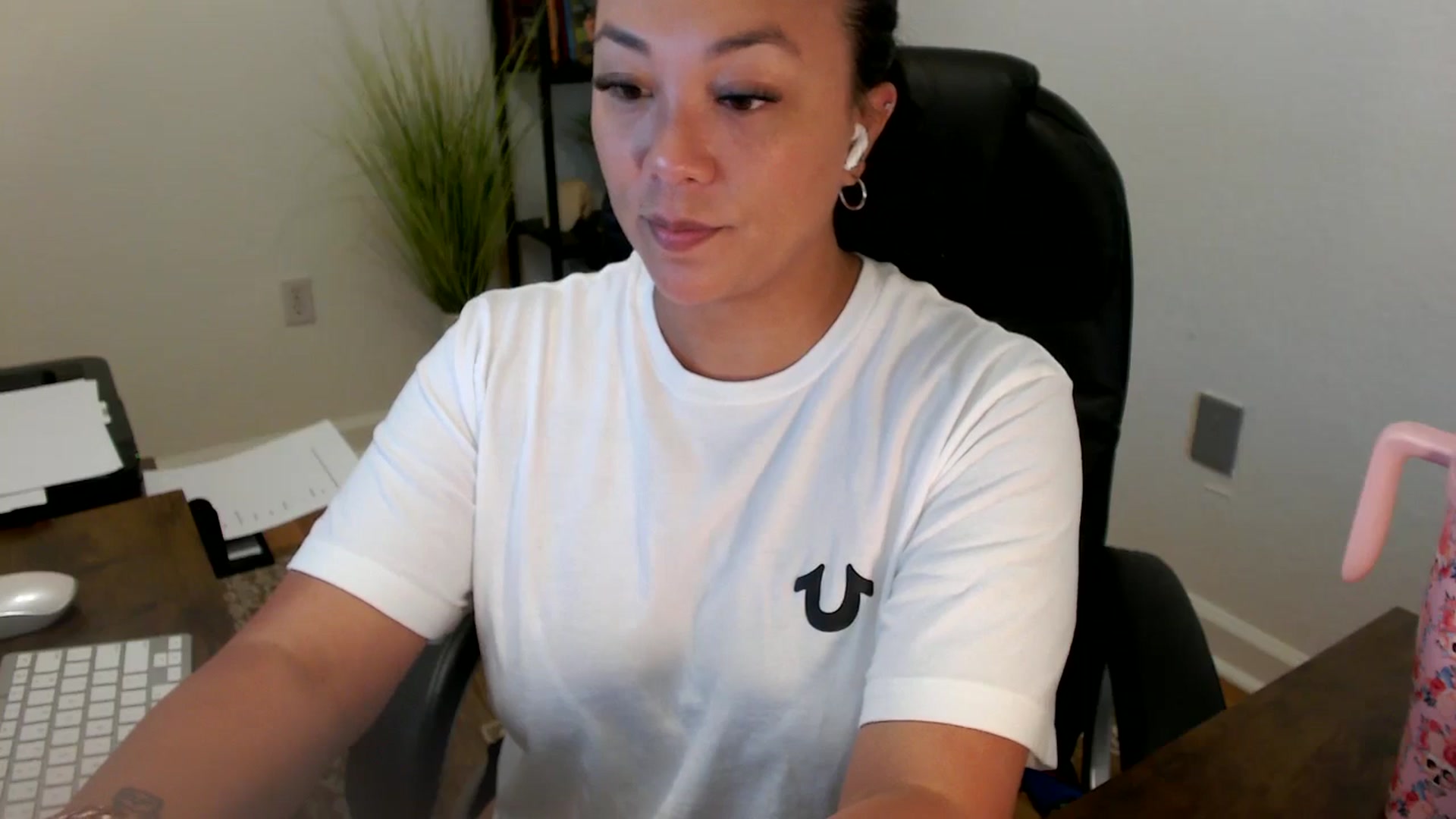 Gallery image thumbnail from MickaylaStar's myfreecams stream on, 06/18/2025, 15:50 image 20 of 20
