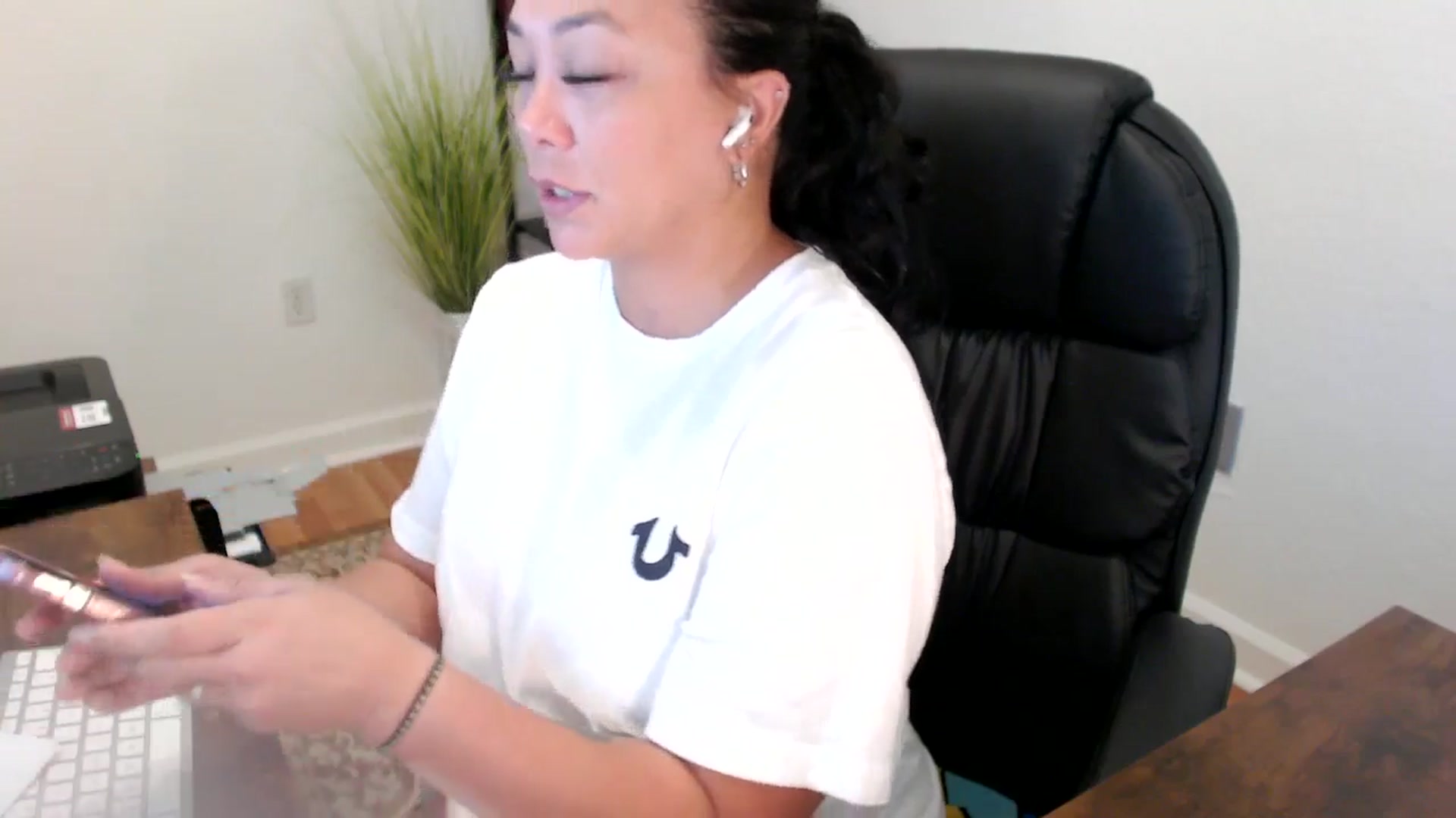 Gallery image thumbnail from MickaylaStar's myfreecams stream on, 06/18/2025, 15:50 image 15 of 20