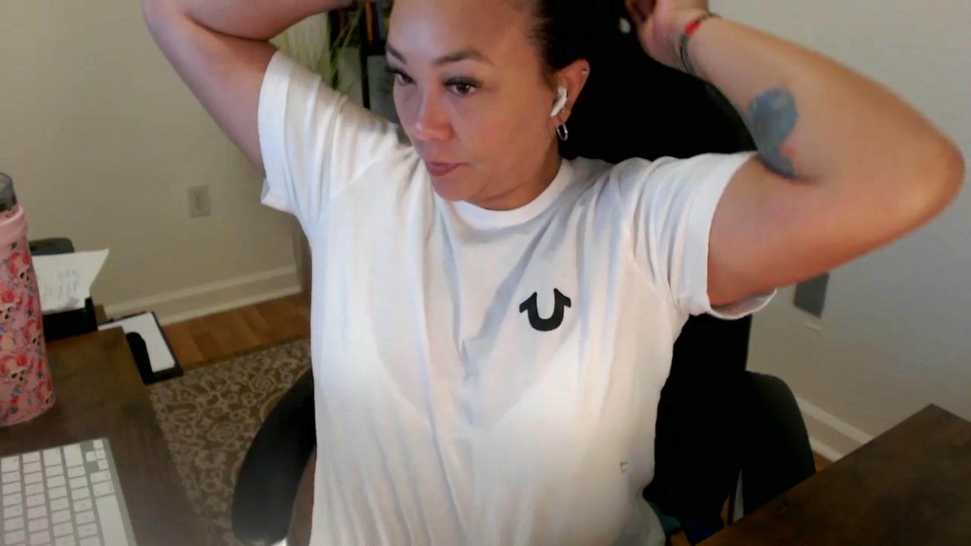 Gallery image thumbnail from MickaylaStar's myfreecams stream on, 06/18/2025, 15:50 image 5 of 20