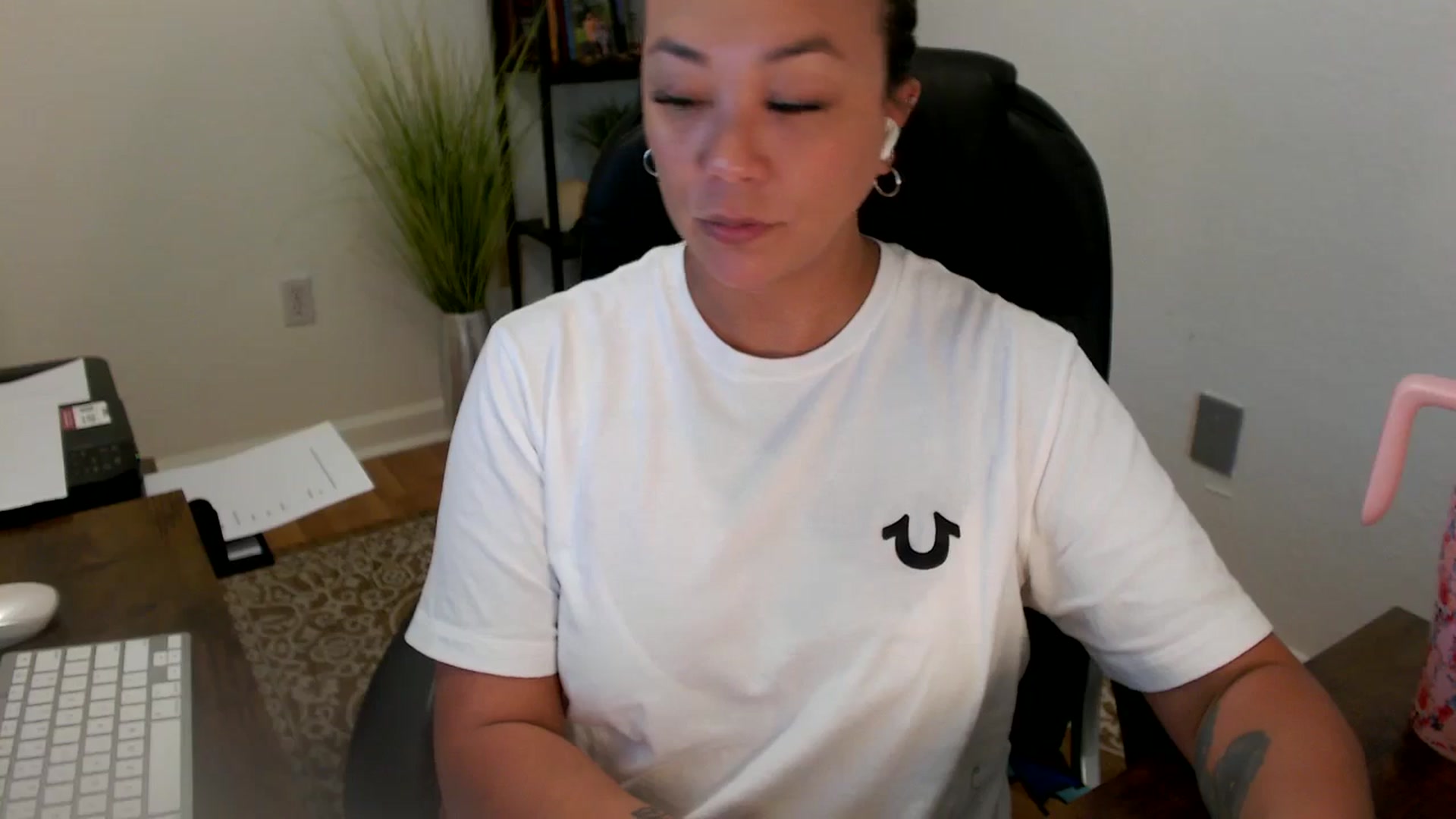 Gallery image thumbnail from MickaylaStar's myfreecams stream on, 06/18/2025, 15:50 image 18 of 20