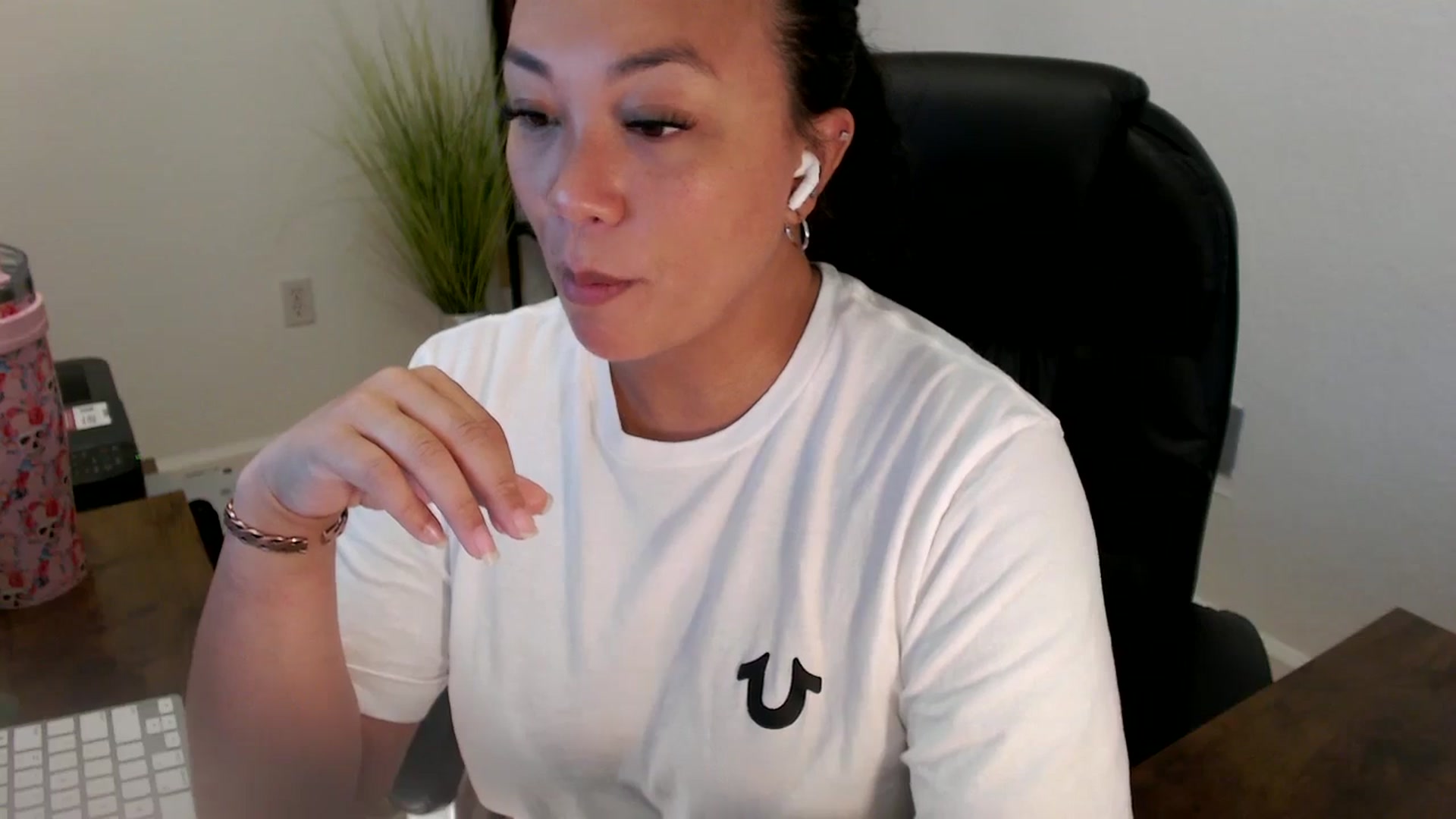 Gallery image thumbnail from MickaylaStar's myfreecams stream on, 06/18/2025, 16:28 image 20 of 20