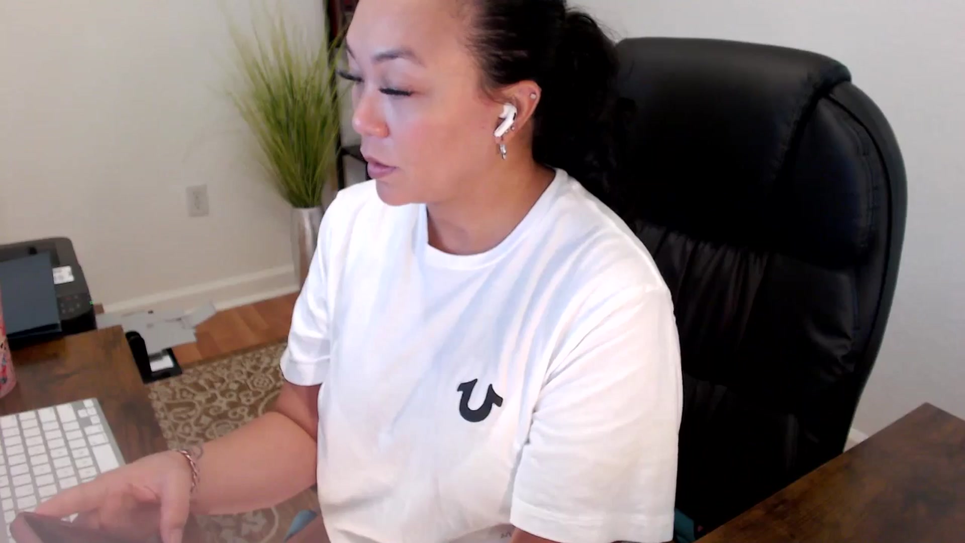 Gallery image thumbnail from MickaylaStar's myfreecams stream on, 06/18/2025, 17:16 image 9 of 20