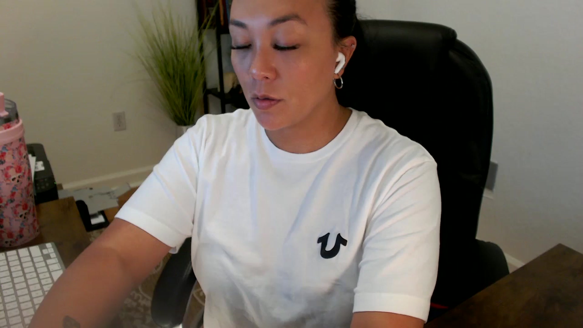 Gallery image thumbnail from MickaylaStar's myfreecams stream on, 06/18/2025, 17:16 image 20 of 20