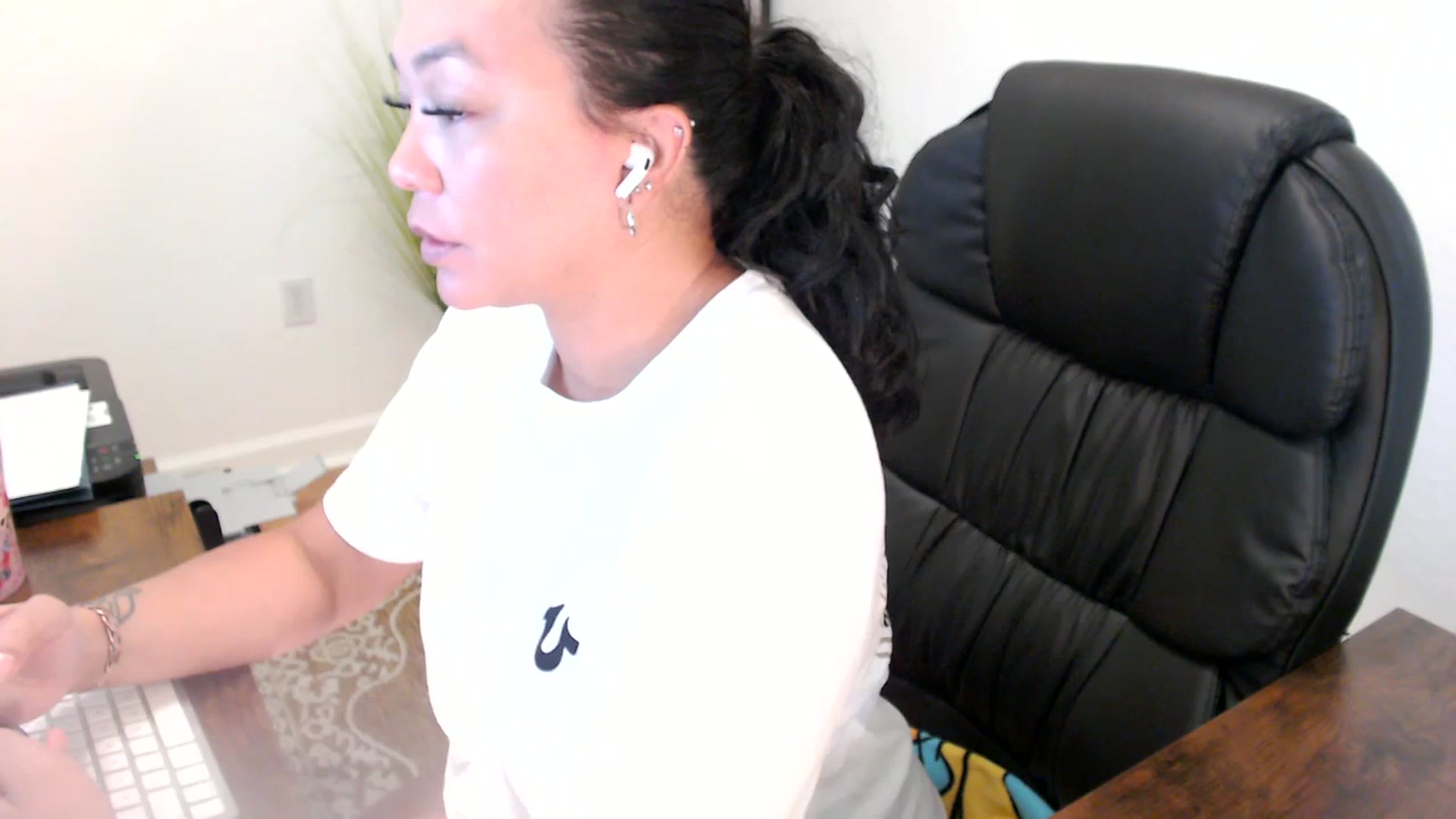Gallery image thumbnail from MickaylaStar's myfreecams stream on, 06/18/2025, 17:16 image 12 of 20