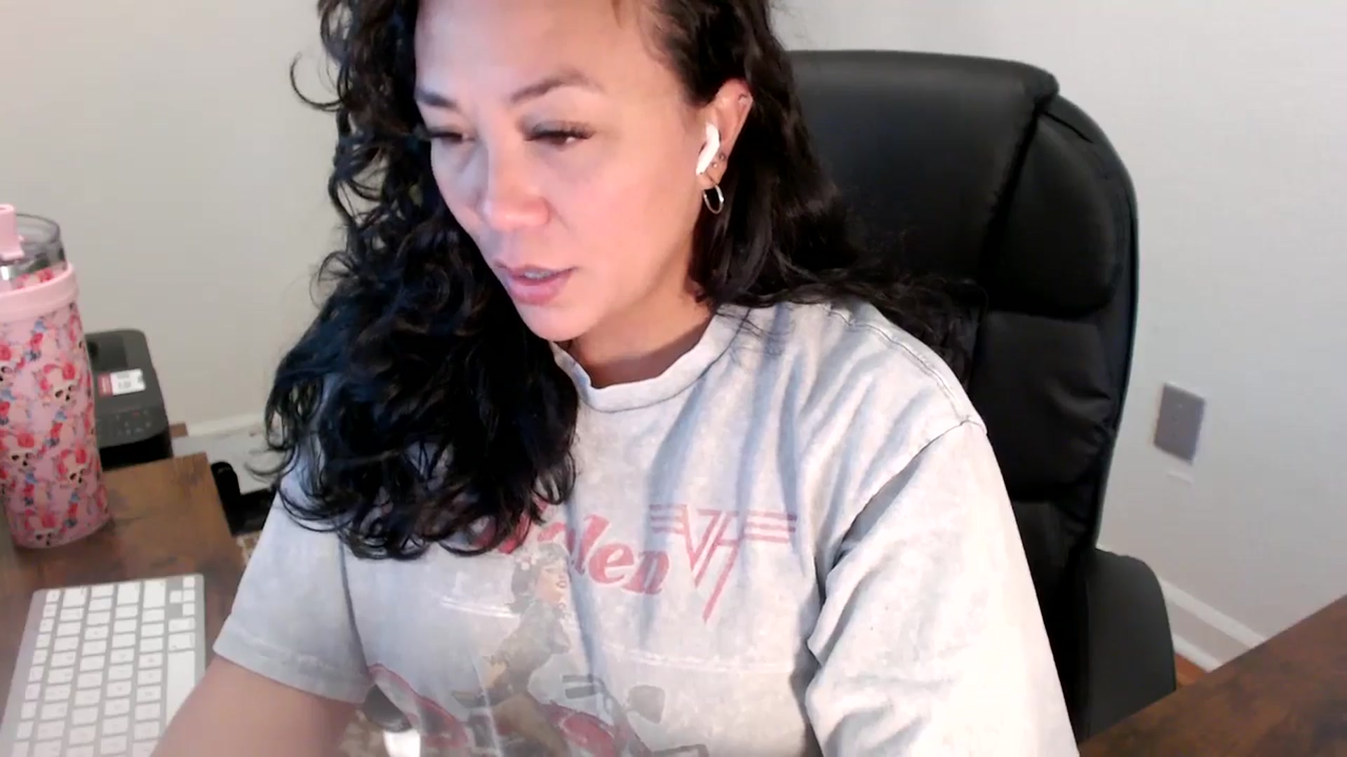 Gallery image thumbnail from MickaylaStar's myfreecams stream on, 06/19/2025, 16:22 image 19 of 20