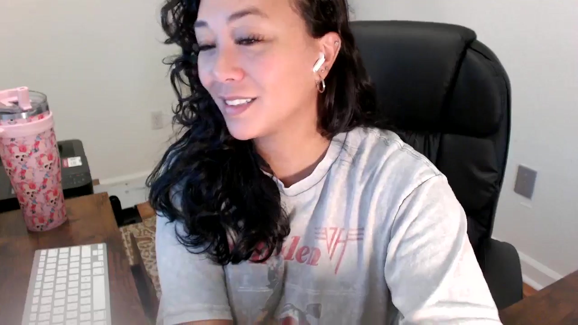 Gallery image thumbnail from MickaylaStar's myfreecams stream on, 06/19/2025, 16:22 image 18 of 20