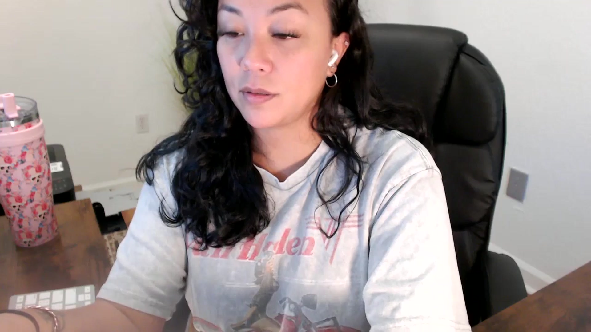 Gallery image thumbnail from MickaylaStar's myfreecams stream on, 06/19/2025, 17:29 image 12 of 20
