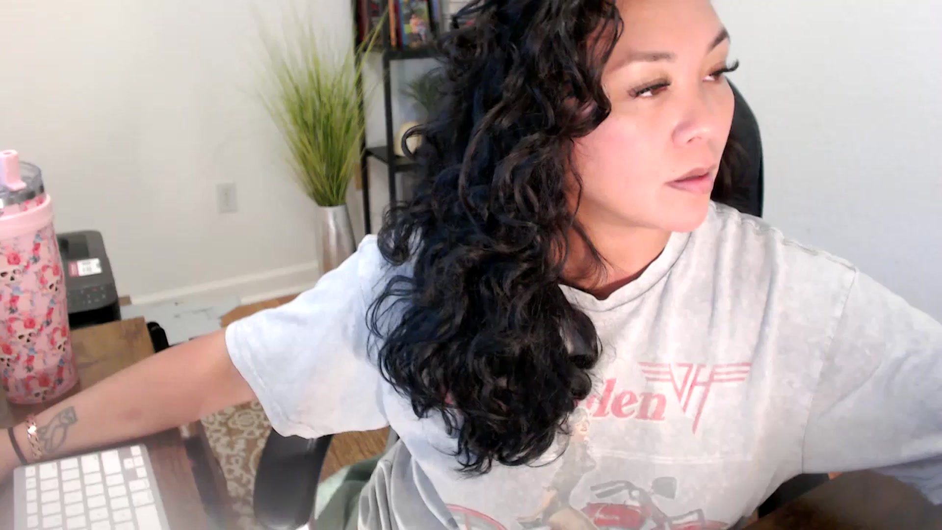 Gallery image thumbnail from MickaylaStar's myfreecams stream on, 06/19/2025, 17:45 image 11 of 20