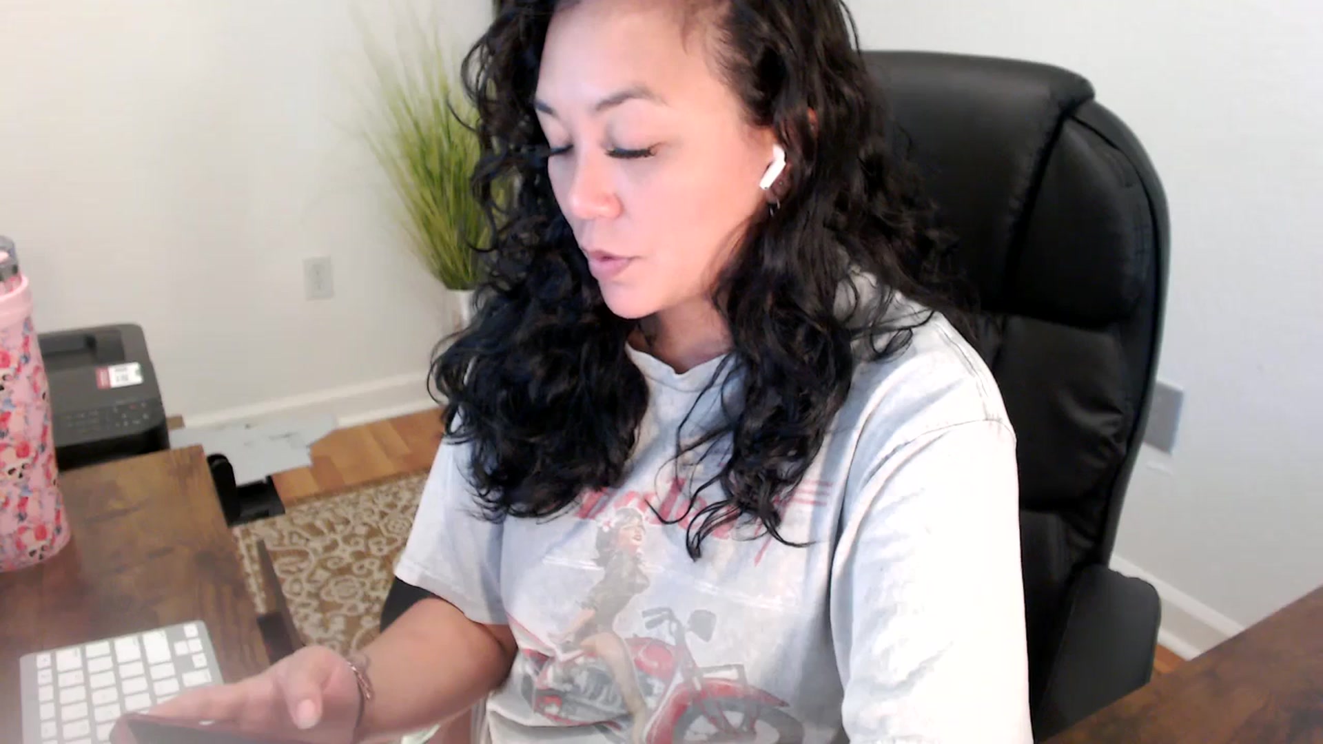 Gallery image thumbnail from MickaylaStar's myfreecams stream on, 06/19/2025, 17:45 image 2 of 20
