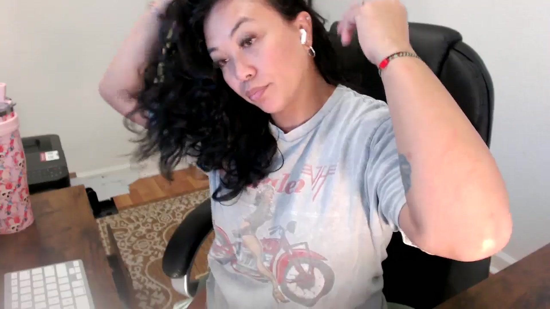 Gallery image thumbnail from MickaylaStar's myfreecams stream on, 06/19/2025, 18:42 image 3 of 20