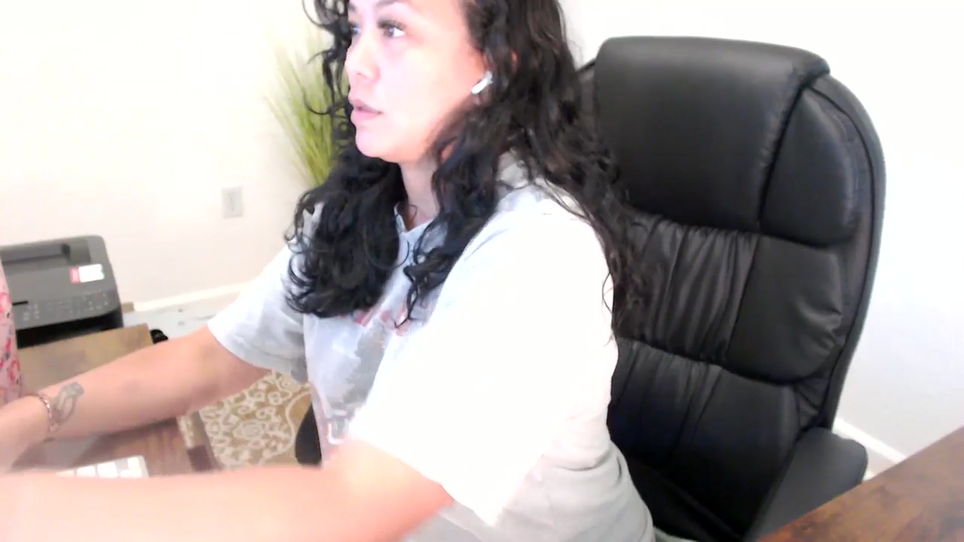 Gallery image thumbnail from MickaylaStar's myfreecams stream on, 06/19/2025, 18:42 image 2 of 20