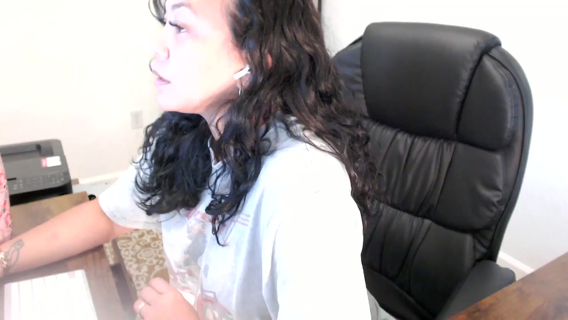 Gallery image thumbnail from MickaylaStar's myfreecams stream on, 06/19/2025, 18:42 image 1 of 20