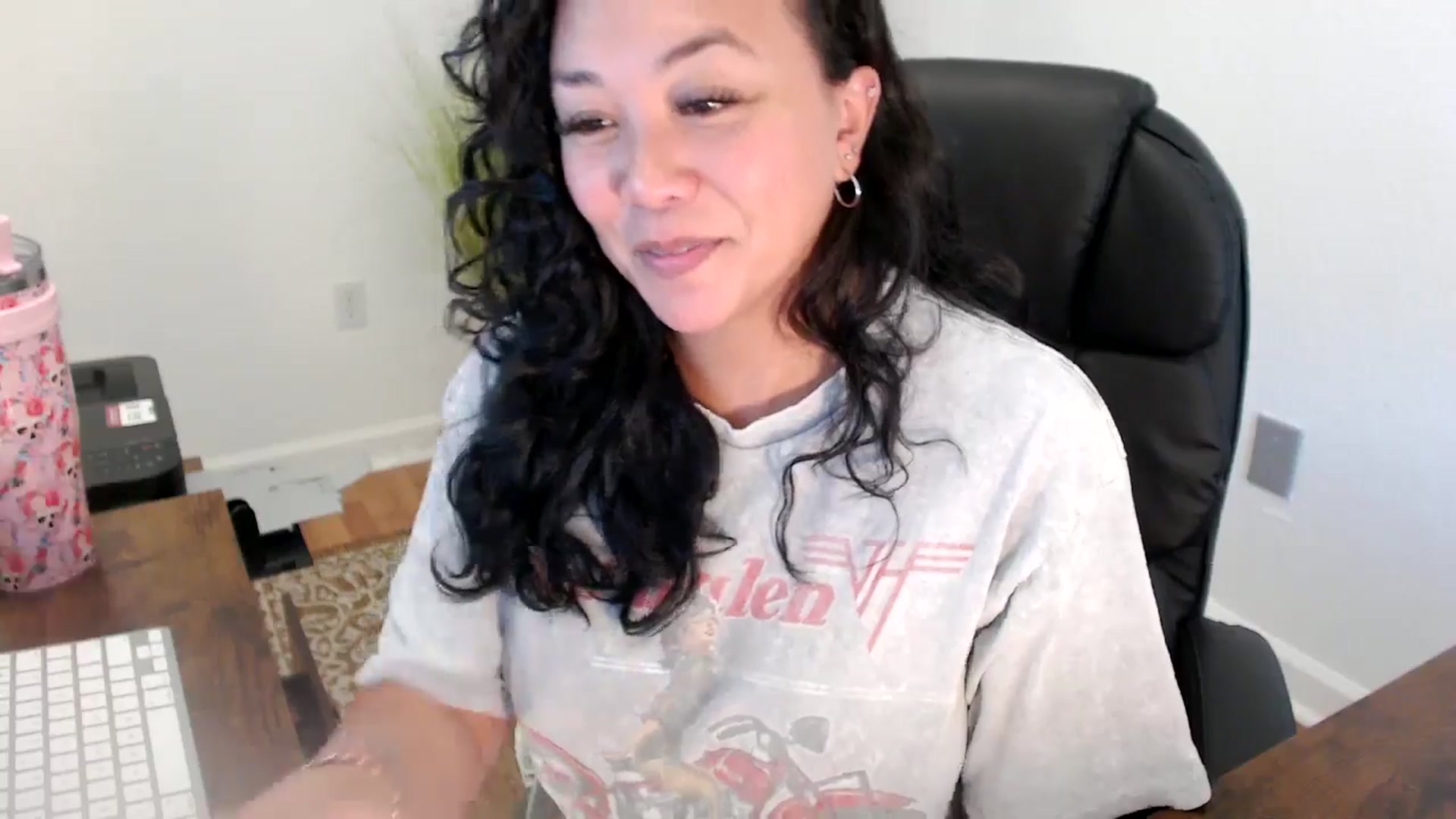 Gallery image thumbnail from MickaylaStar's myfreecams stream on, 06/19/2025, 19:35 image 7 of 20