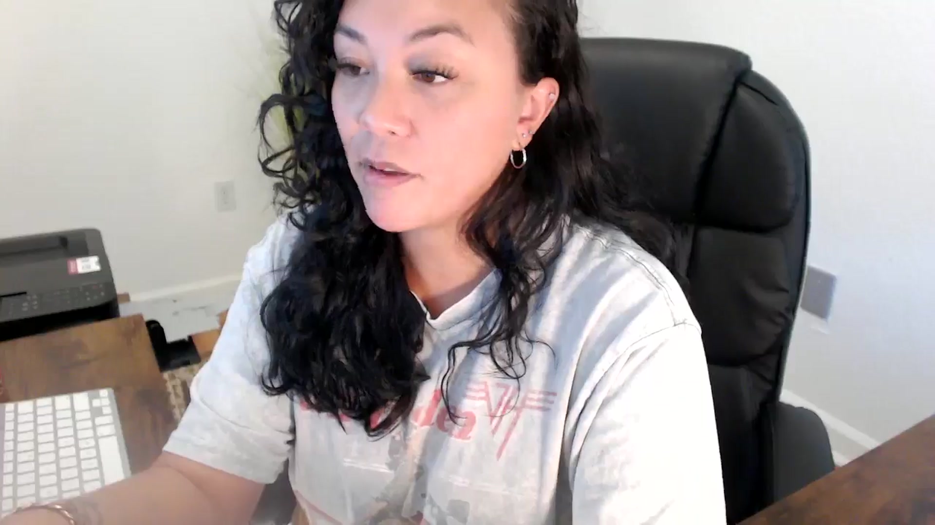 Gallery image thumbnail from MickaylaStar's myfreecams stream on, 06/19/2025, 19:35 image 6 of 20