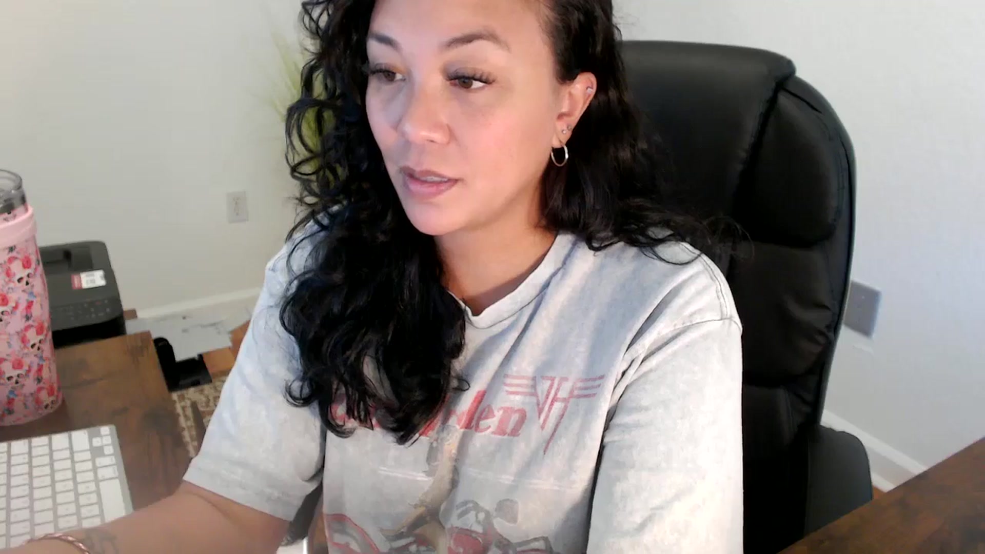 Gallery image thumbnail from MickaylaStar's myfreecams stream on, 06/19/2025, 19:47 image 3 of 20