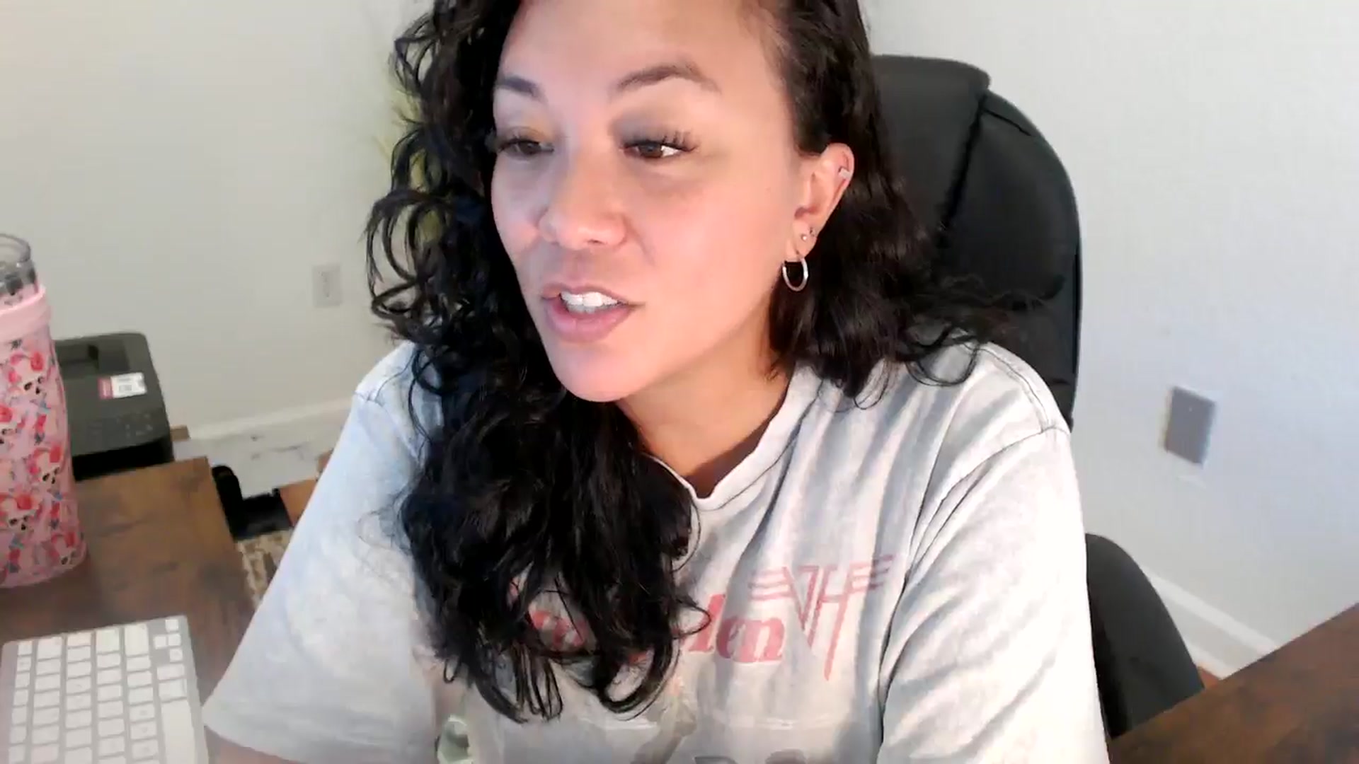 Gallery image thumbnail from MickaylaStar's myfreecams stream on, 06/19/2025, 19:47 image 10 of 20