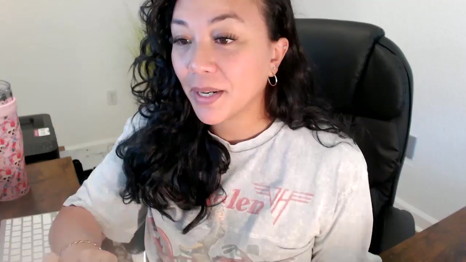 Gallery image thumbnail from MickaylaStar's myfreecams stream on, 06/19/2025, 19:47 image 16 of 20