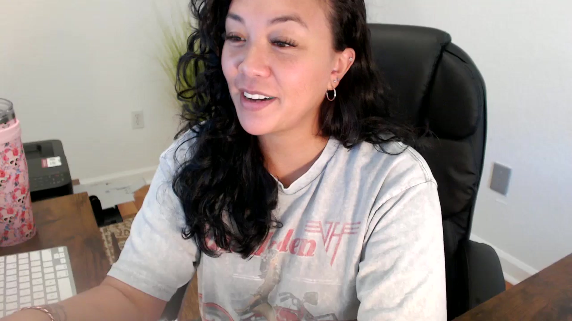 Gallery image thumbnail from MickaylaStar's myfreecams stream on, 06/19/2025, 19:47 image 7 of 20