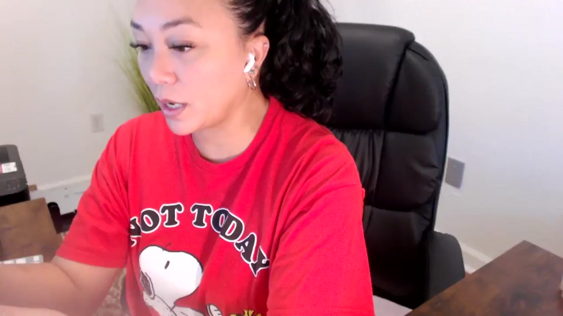 Gallery image thumbnail from MickaylaStar's myfreecams stream on, 06/20/2025, 16:04 image 17 of 20