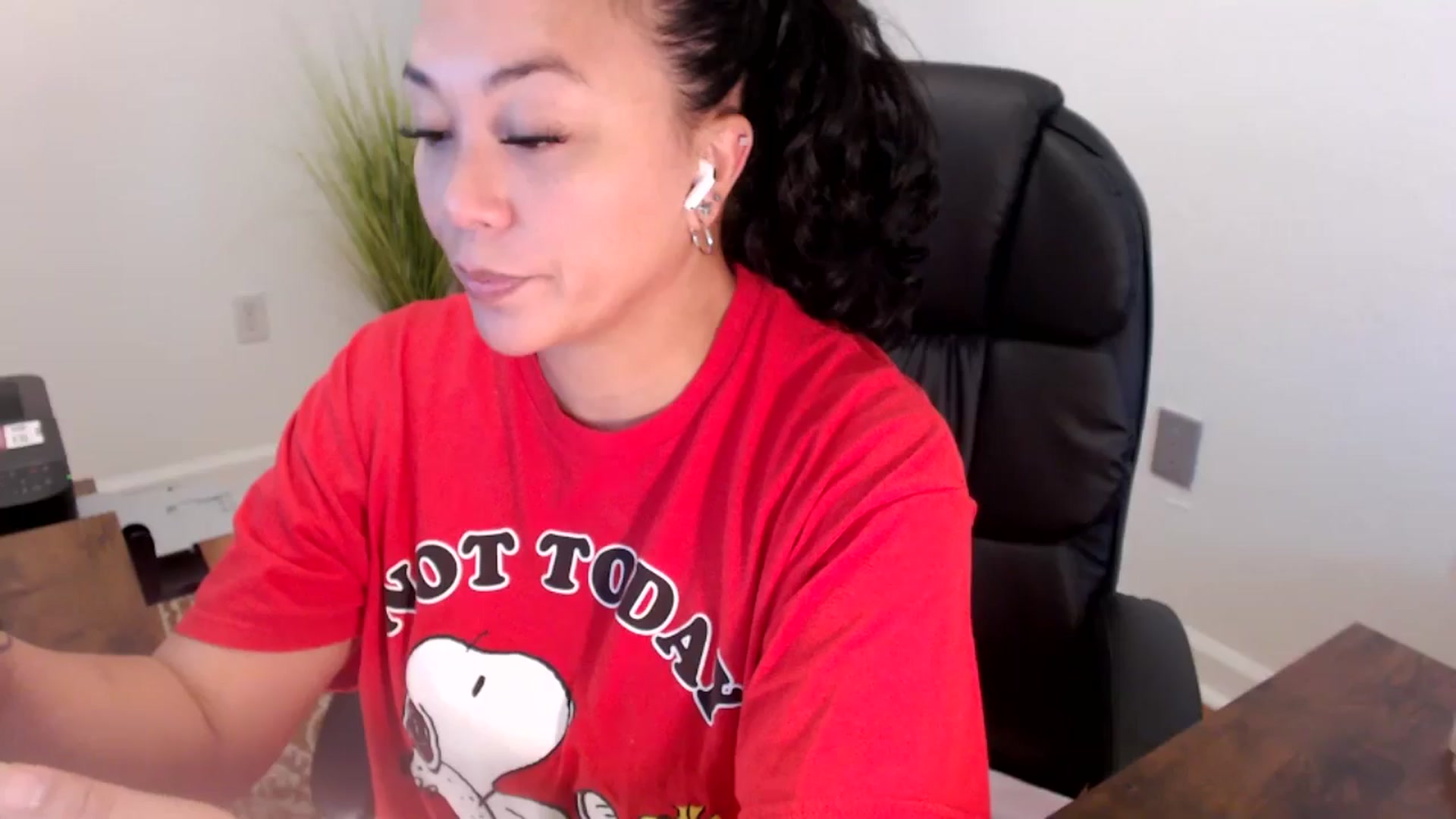 Gallery image thumbnail from MickaylaStar's myfreecams stream on, 06/20/2025, 16:04 image 12 of 20