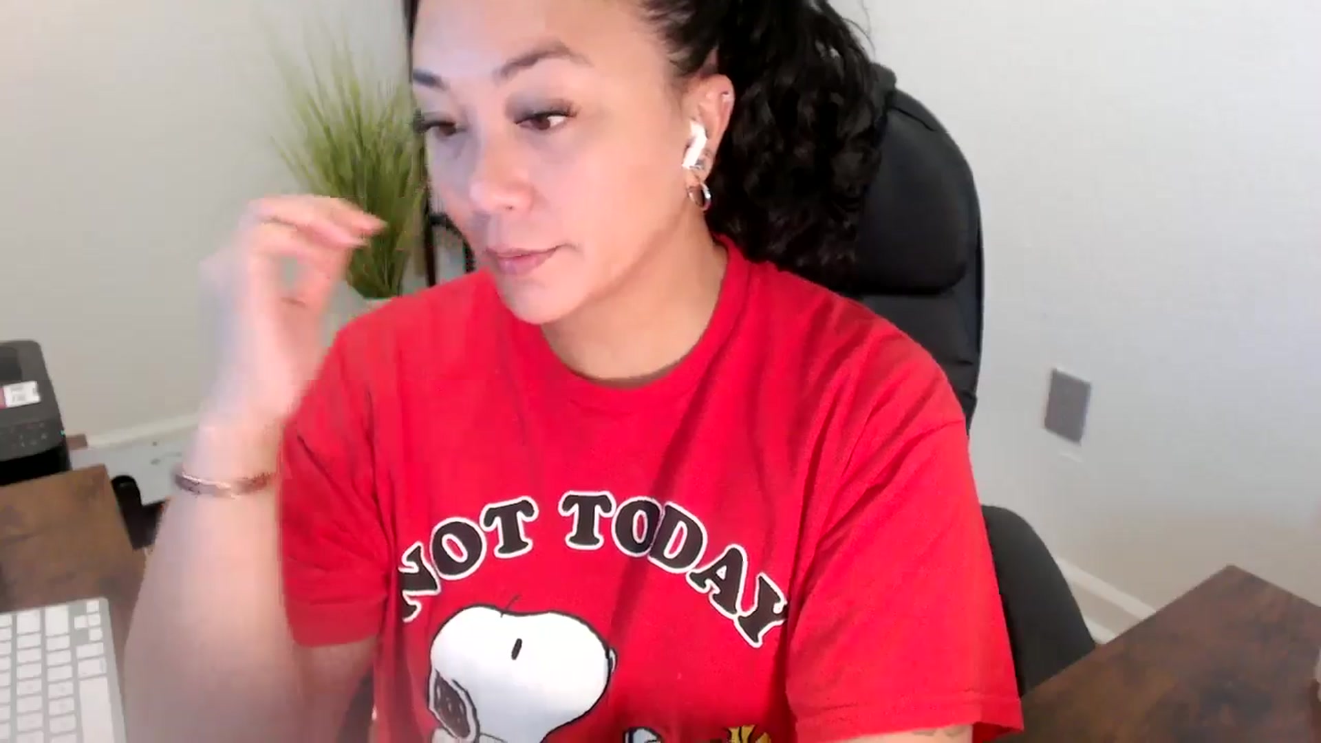 Gallery image thumbnail from MickaylaStar's myfreecams stream on, 06/20/2025, 16:04 image 16 of 20