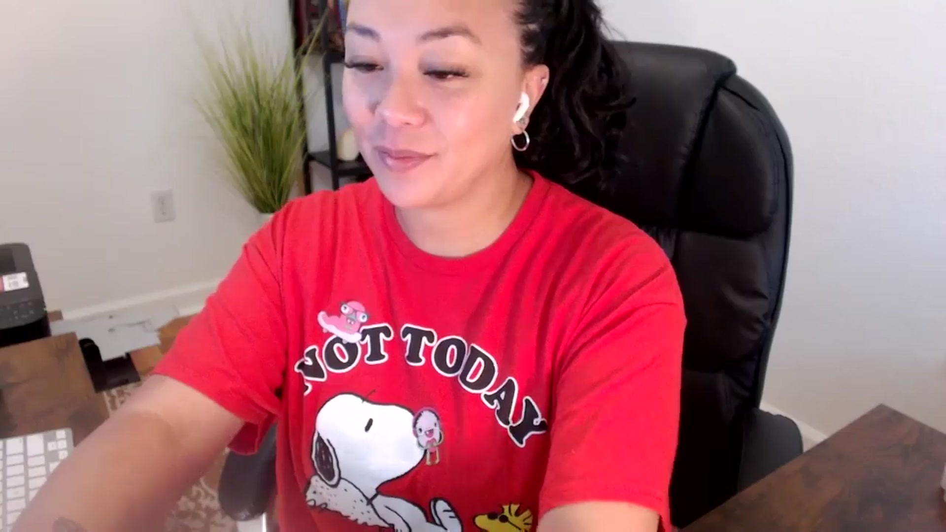 Gallery image thumbnail from MickaylaStar's myfreecams stream on, 06/20/2025, 16:42 image 12 of 20